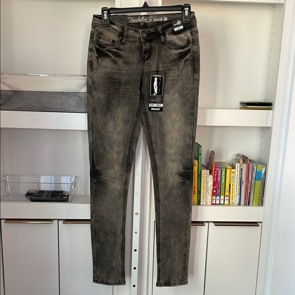 NWT Revolution by Revolt Soft Wear Skinny Jeans Sz 3 Tall Black Distressed
